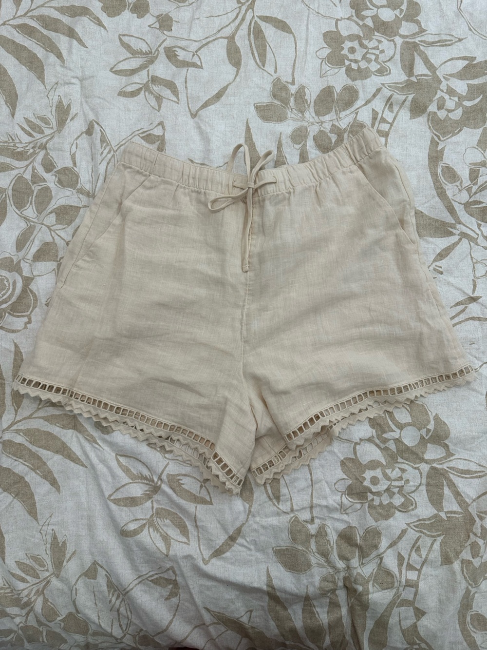 Abercrombie & Fitch Cream Lace-Trim Button Front Shirt & Shorts Set - Picture 7 of 10